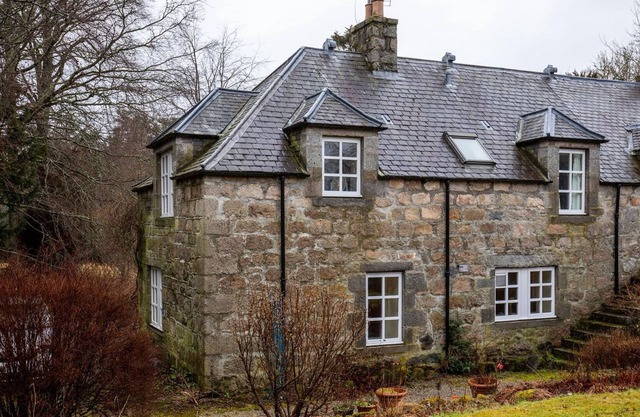 Traditional & Homely 2BD Cottage in Kemnay
