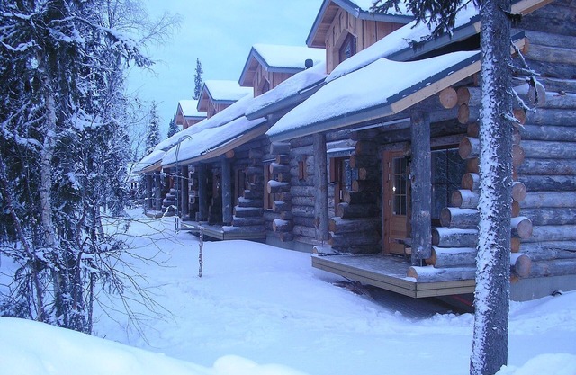Traditional Ski Cabin in lovely forest setting in Äkäslompolo, Ylläs