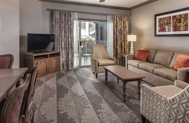 Tranquil 2-BR condo near Opry in Nashville WiFi, fitness room, shuttle downtown
