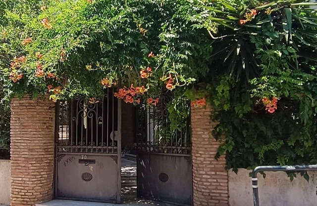 Tranquil Athens Garden Apt|2BDR-2BA-a/c-near Metro