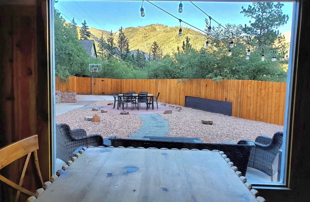 Tranquil Greene–Scenic Mountain Home near Pikes Peak-3 bedroom in Cascade.