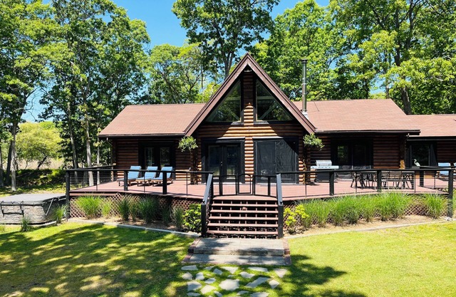 Tranquil Greenport Getaway