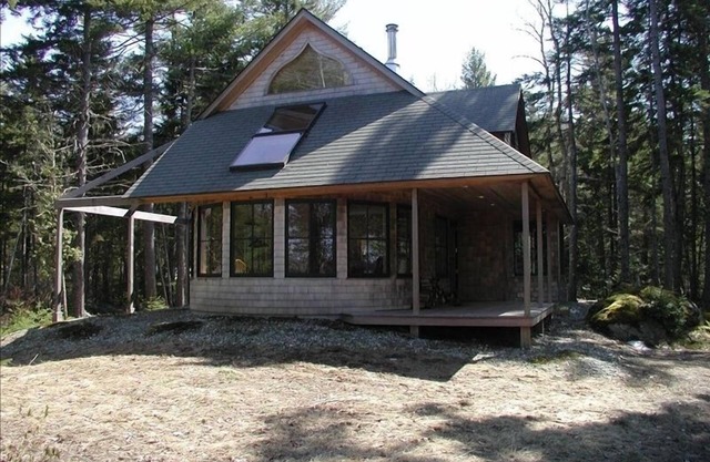 Tranquil Retreat on Woods Pond