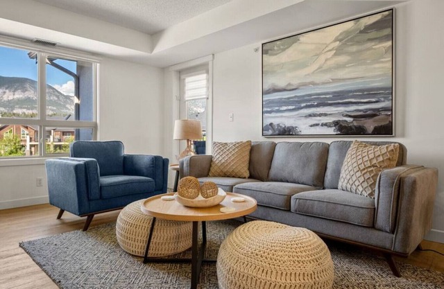 Tranquil Waterside | Pool & Hot Tub | Renovated