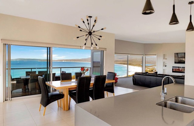 Tranquility Bay of Fires - A beautiful beach house in a stunning location