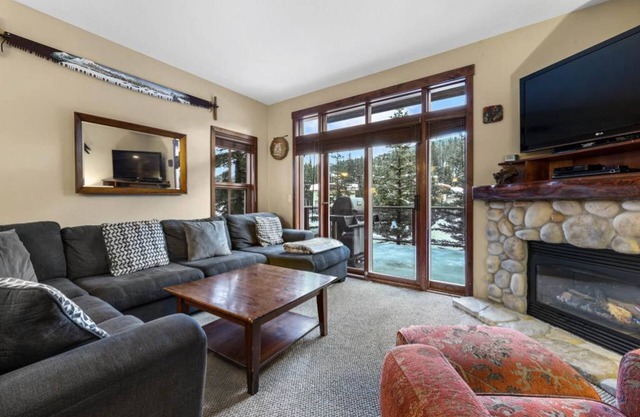 Trapper's Landing 38: Charming 2BDRM Townhome w/Private Hot Tub