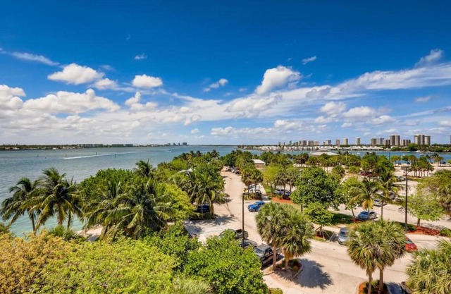 Traveler's Paradise- East by the Beach #1