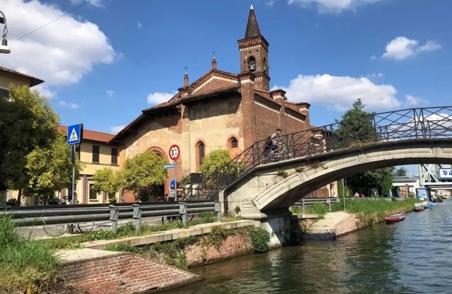 Tree House Along Canal Naviglio Grande