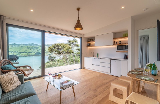 Treetop Retreat - Takamatua Holiday Home