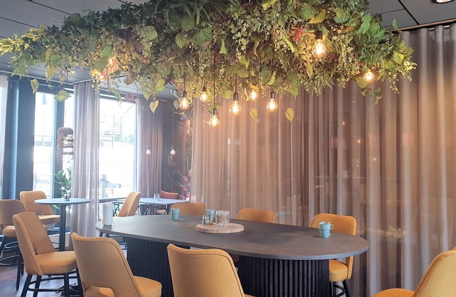 Treetop Spa Hangout & Hotel
