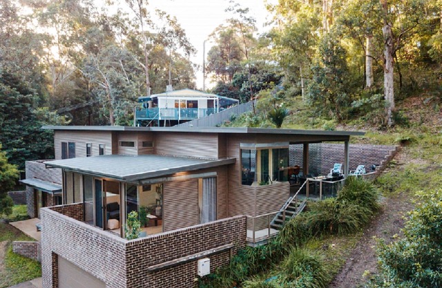Treetops by the Sea | Walk to Beach & WiFi