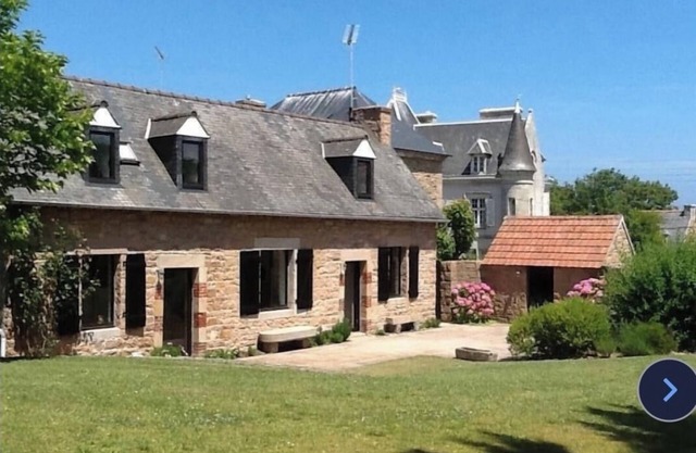 tregastel house ideally located (100 m from the beach, 300 m from shops)