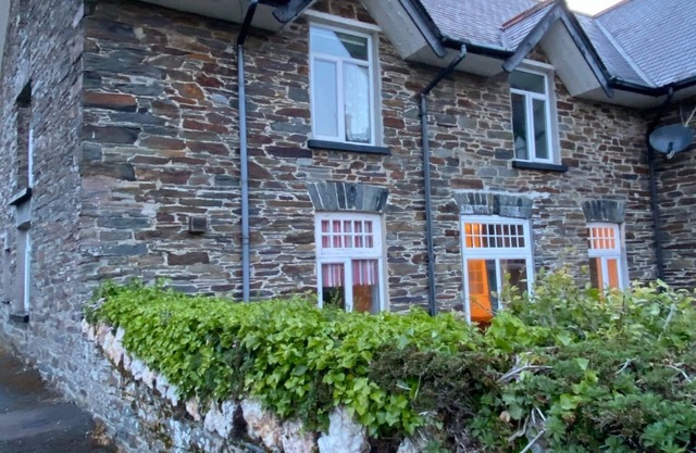 Tregenna a beautiful spacious cottage in Boscastle with parking