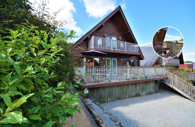 Trelowen - Three Bedroom House, Sleeps 6