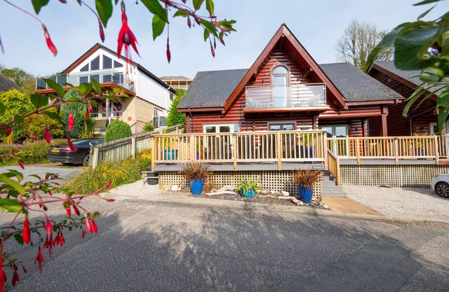 Trenant - Four Bedroom House, Sleeps 8