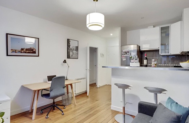 Trendy Marais district air-conditioned 2 bedrooms