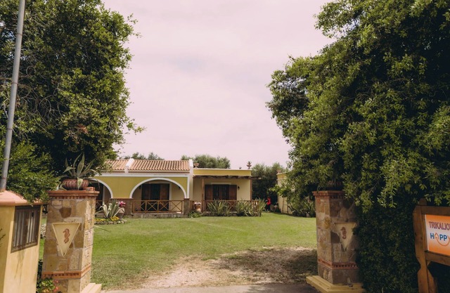 Trikalioti's Lush Estate Apt Eleni, Palouki, Greece