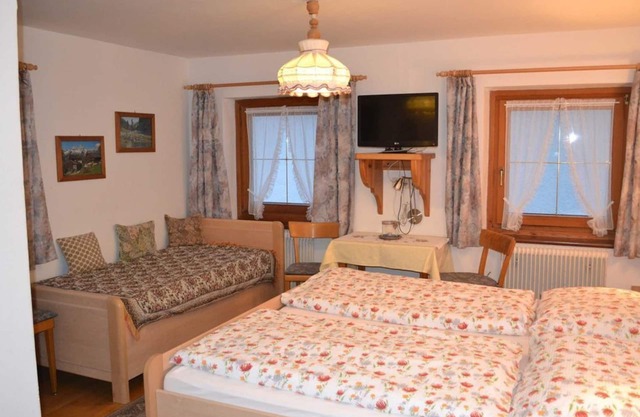 Triple room with shower and WC - Landhaus Mayer