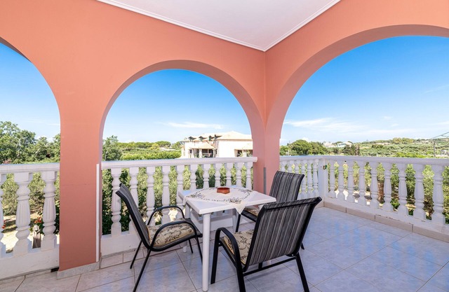 Triple Studio - Arazzo Apartments