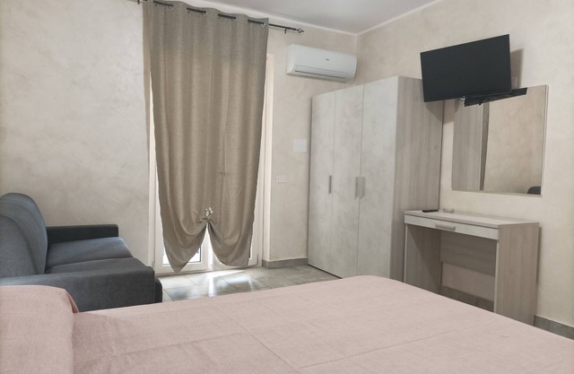 Tropea enchanting two-room apartment with POOL a few steps from the SEA