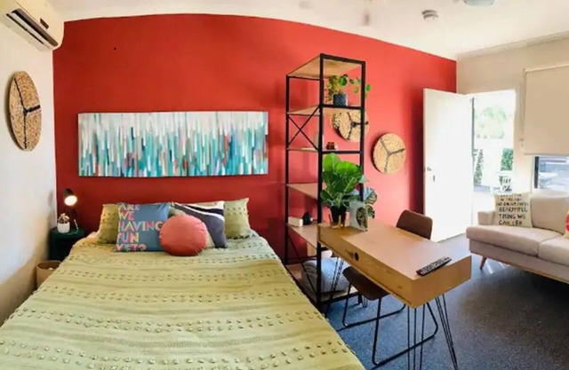 Tropical oasis In Parap, saltwater pool, Close to Markets and attractions