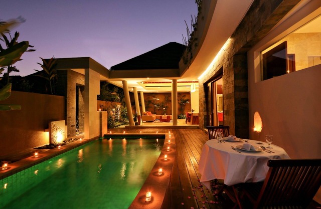 Tropical Surroundings 1BR Villa - 3Min Drive To Eat Street! W/Private Swim Pool!