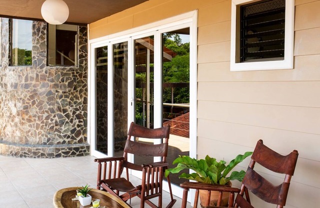 Tropical Treehouse with Private Pool - 3BR/2.5B
