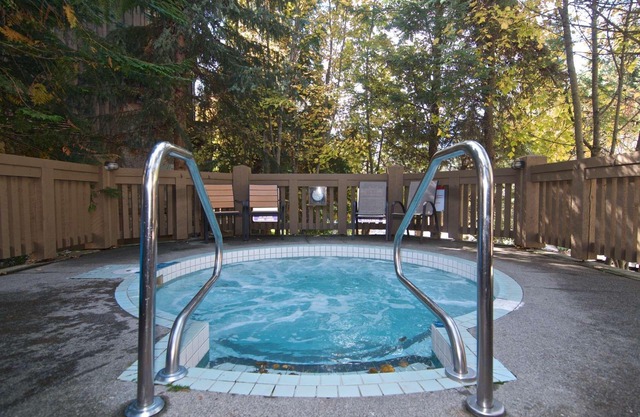 True Mountain Retreat. Quiet + Private. Professionally Managed + Cleaned