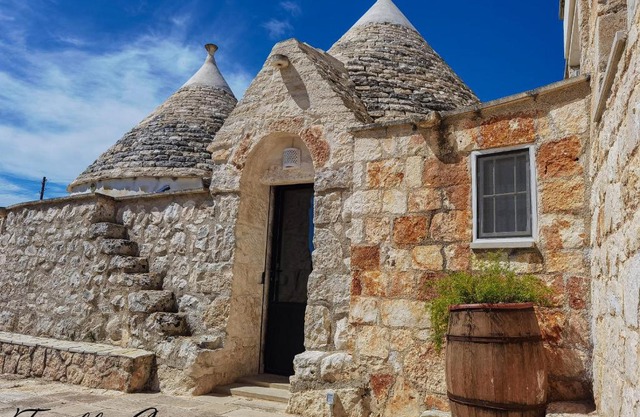 Trullo Carsico by Itriahomes