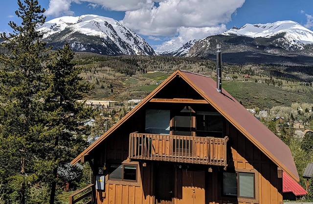 Truly adventurous? Cozy cabin vibes with town & trails just minutes away!