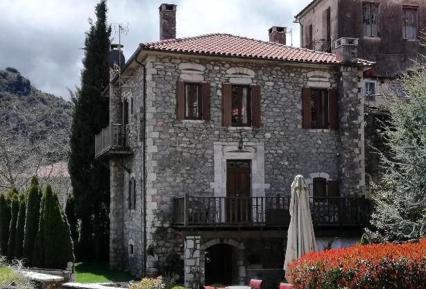 Tsarbou Guesthouse