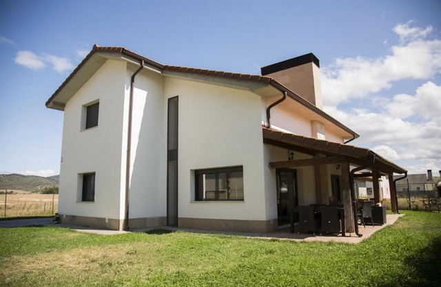 TuApartamento - Casa Campo Villanueva de Lónguida