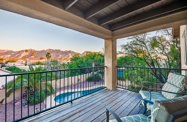 Tucson Oasis w/Heated Pool & Mountain Views!