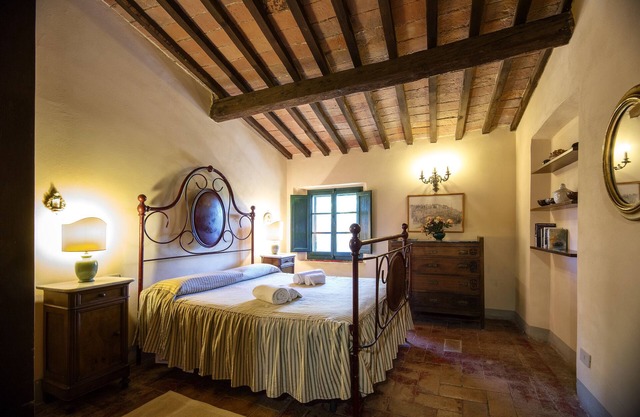 TUSCAN HILLS - Tenuta di Ghizzano - apartment Santa Giulia 6 pax