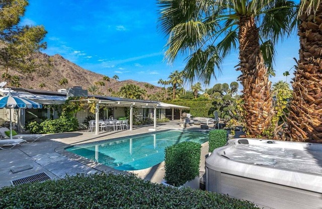 Tuxedo Living in Palm Springs - Your Private Oasis: Pool, Spa & Fire Pit