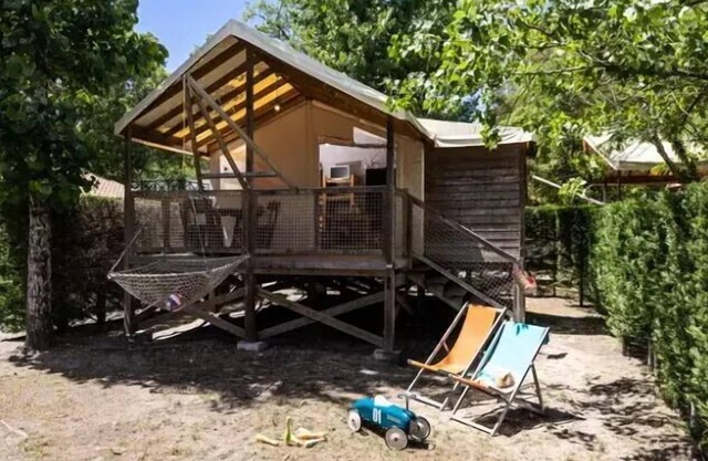 TV cabin