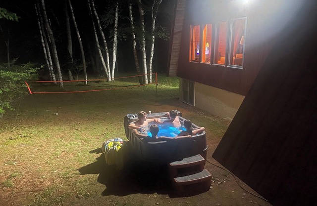 Twilight Fox Chalet Hot Tub & Sauna Nature Retreat