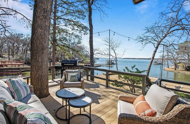 Twin-Coves Point at Cedar Creek Lake