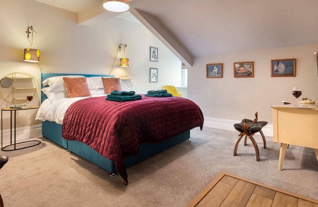 Two Bed Apartment, Albert Road