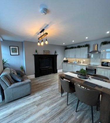 Two Bed Garden Apartment on the Plymouth Hoe