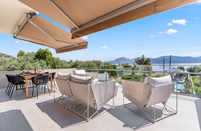 Two-Bedroom Apartment Sea View