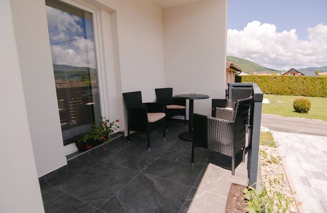 Two bedroom apartment with terrace Korenica, Plitvice (A-24421-a)