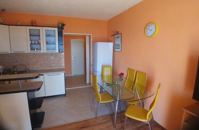 Two bedroom apartment with balcony and sea view Brist, Makarska (A-15443-b)