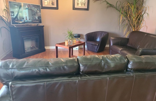 Two Bedroom home nestled in a quite Orleans neighborhood. 12 minutes to downtown