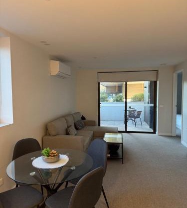 Two Bedroom, Two Bathroom - Kashmir Apartment in Canberra City