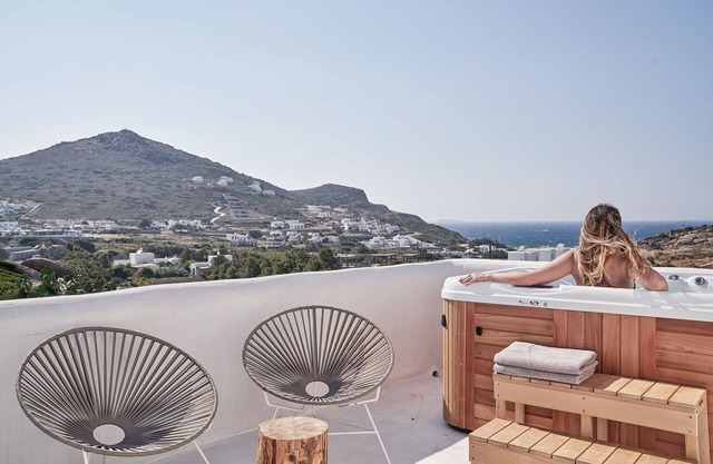 Two Bedrooom Signature Villa Sea View Private Pool & Outdoor Jacuzzi
