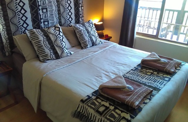 Two Falls View ~ Self-Catering Guesthouse ~ Bridal Veil Falls Suite