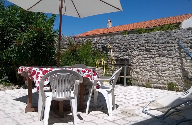 Typical house, in the center of a small Oleron village, close to the beach.