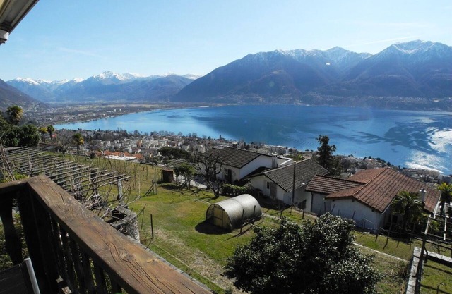 Typical, simple Ticino Rustico (60 m2) in a very quiet and sunny location