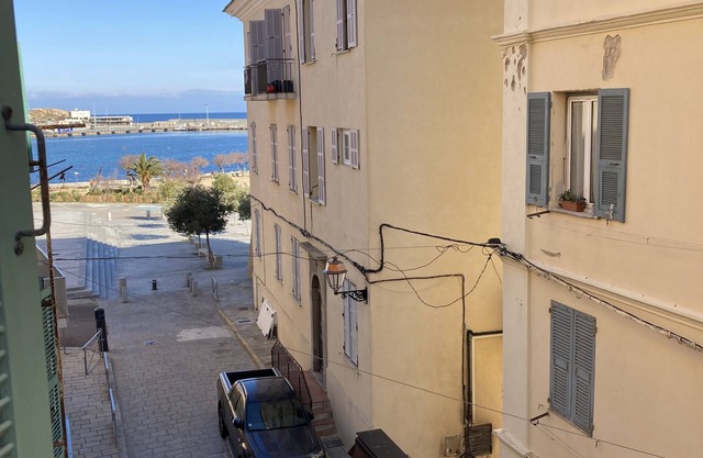 Typically Corsican apartment 3 minutes walk from the beach